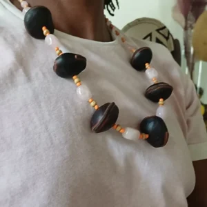 collier rosa