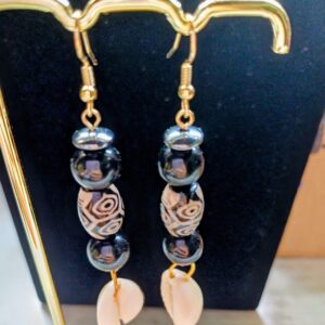 Boucle d'oreille perle Tibétaine et cory