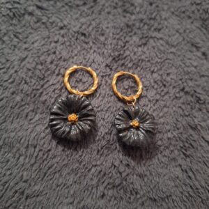 Boucles d'oreilles fleurs noires